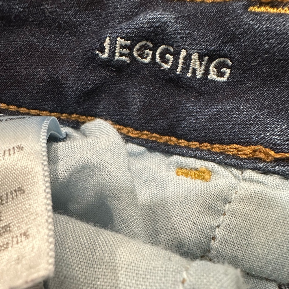 American Eagle Outfitters Dark Blue Distressed Skinny Jeans - Picture 5 of 8
